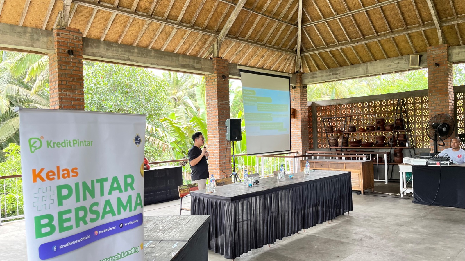 Edukasi Bijak Kelola Keuangan - Kredit Pintar Buka Kelas Pintar Bersama UMKM di Bali